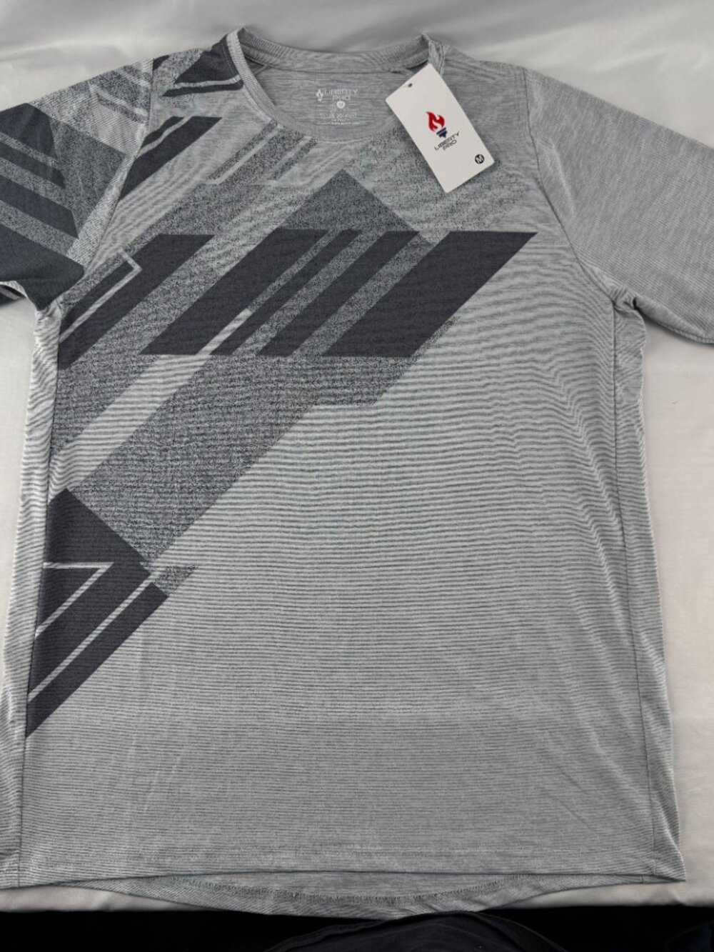Liberty Pro Men's Gray Geometric Athletic T-Shirt Short Sleeve Size M New